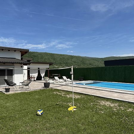 Holiday Home Emma Bihać エクステリア 写真