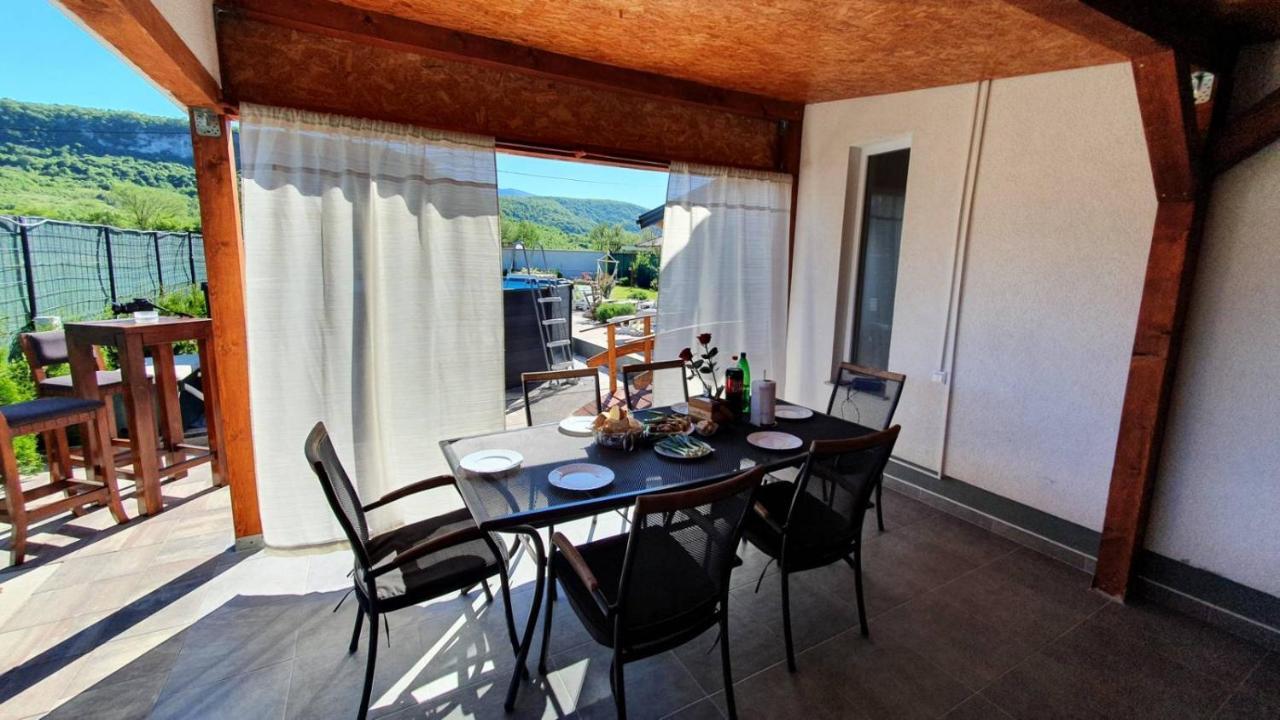 Holiday Home Emma Bihać エクステリア 写真