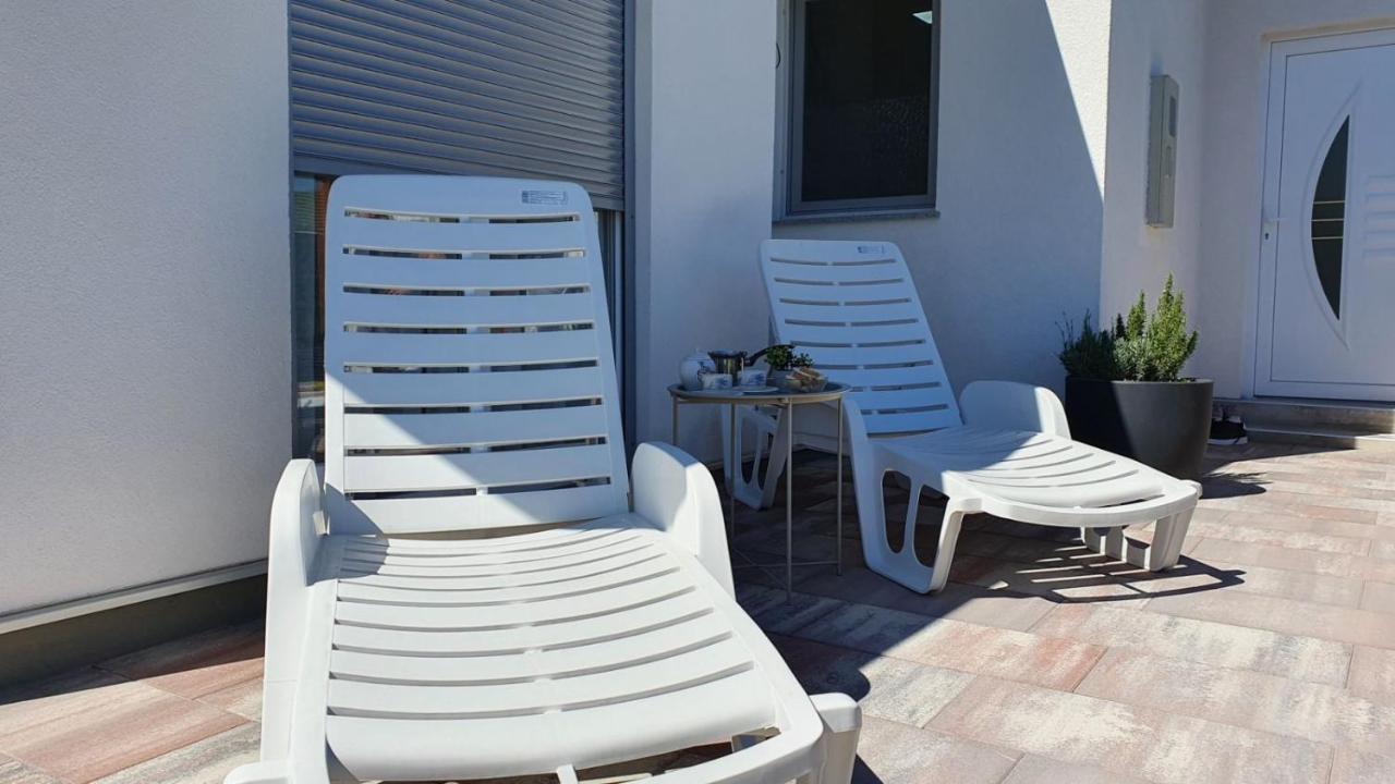 Holiday Home Emma Bihać エクステリア 写真