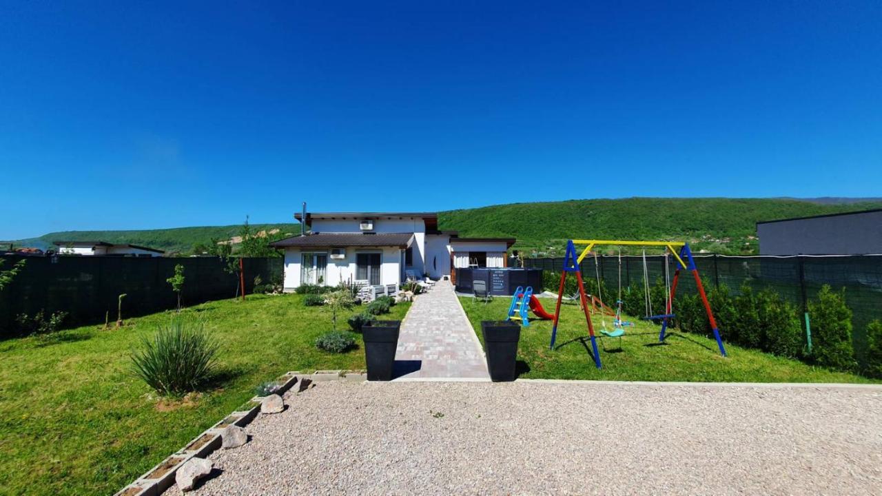 Holiday Home Emma Bihać エクステリア 写真