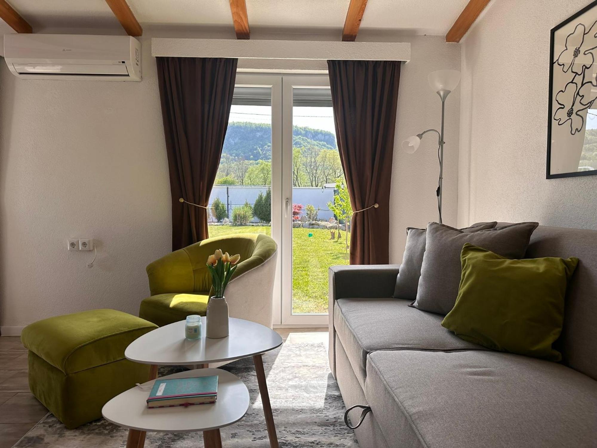 Holiday Home Emma Bihać エクステリア 写真