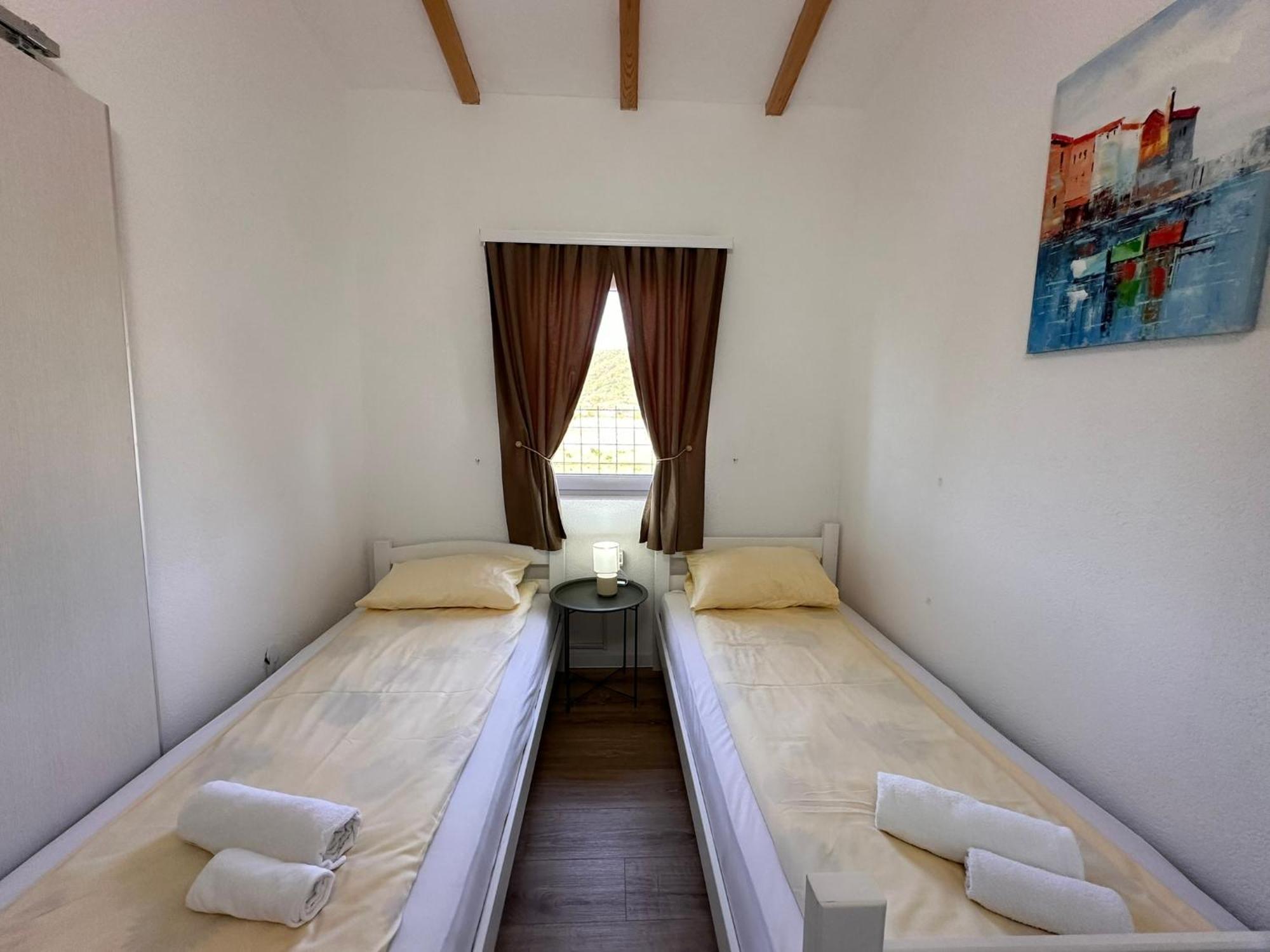 Holiday Home Emma Bihać エクステリア 写真