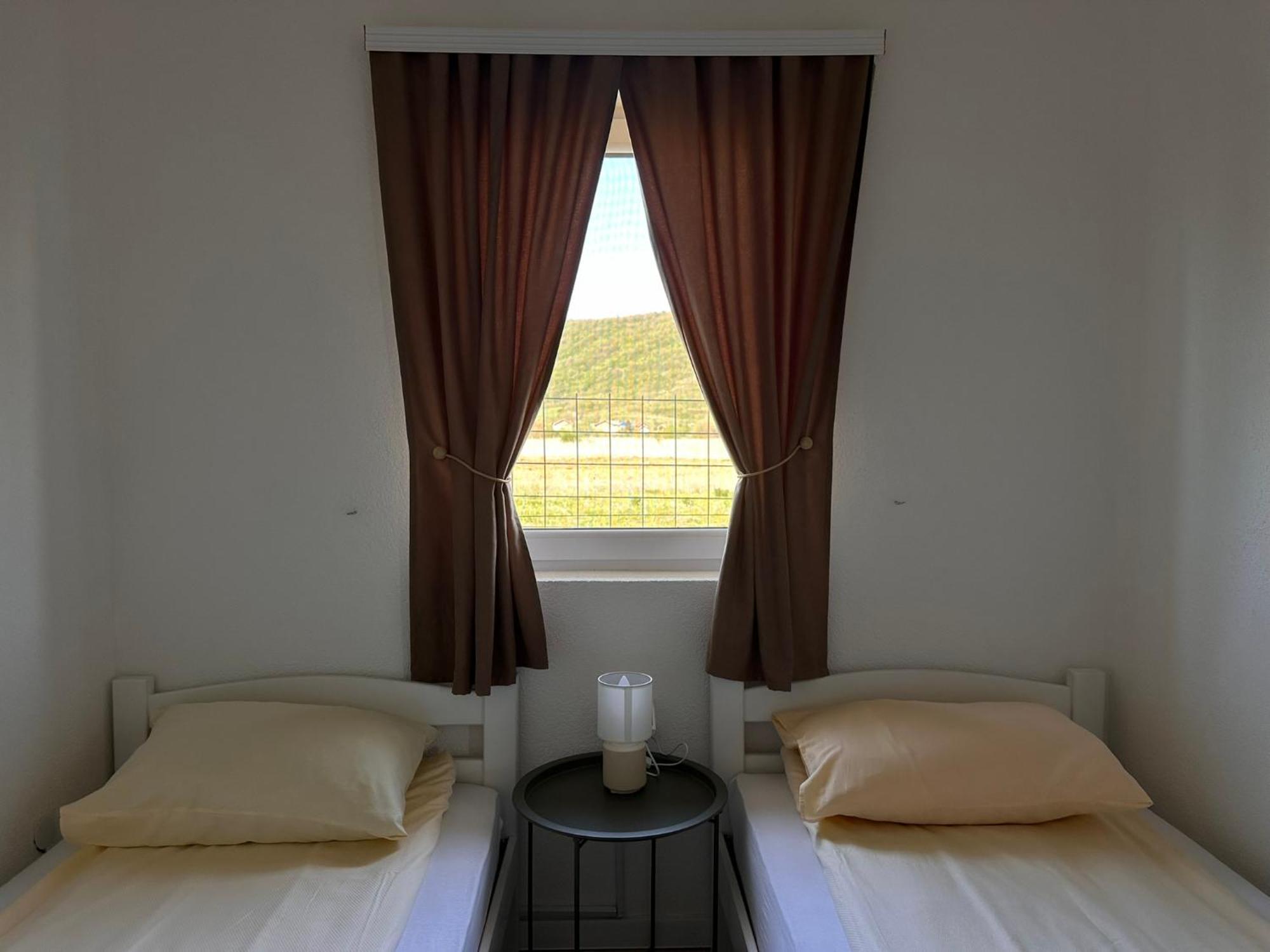 Holiday Home Emma Bihać エクステリア 写真