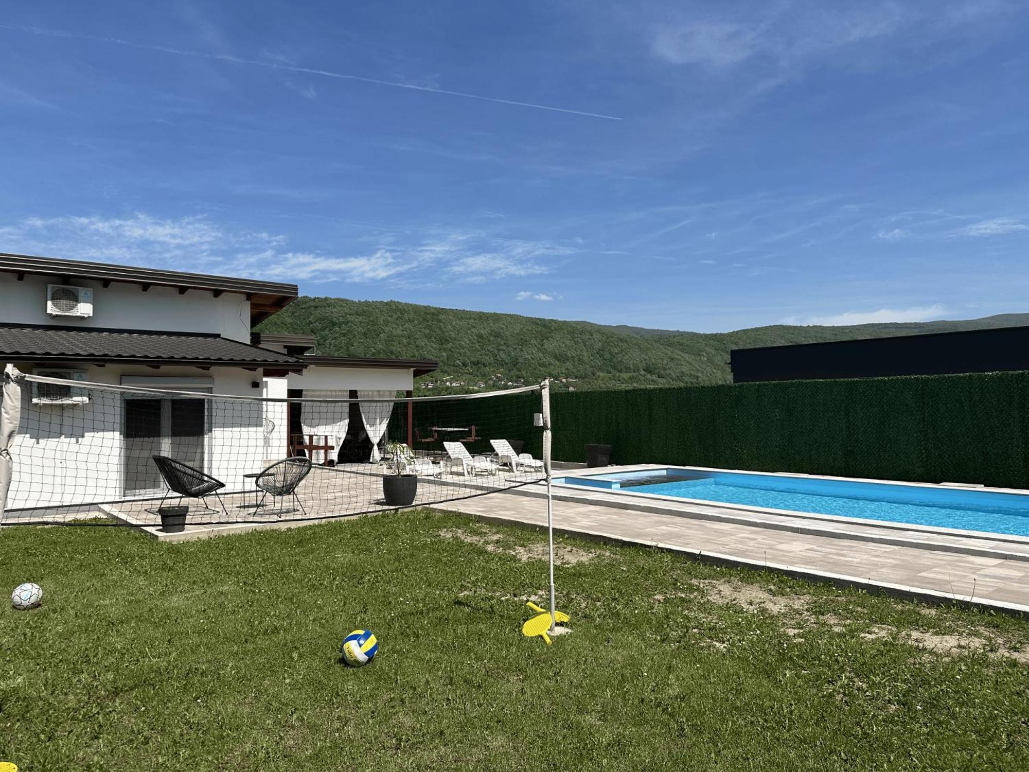 Holiday Home Emma Bihać エクステリア 写真