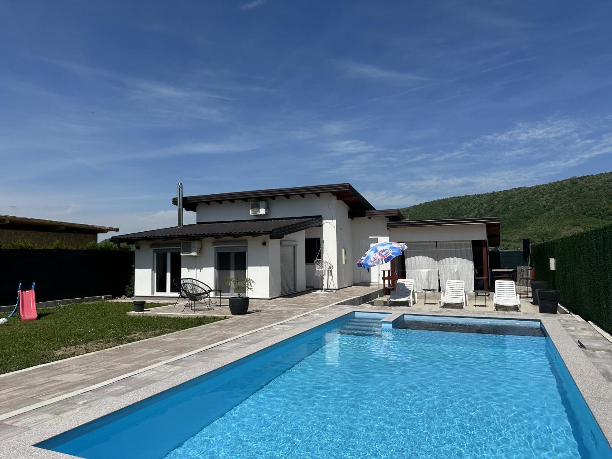 Holiday Home Emma Bihać エクステリア 写真